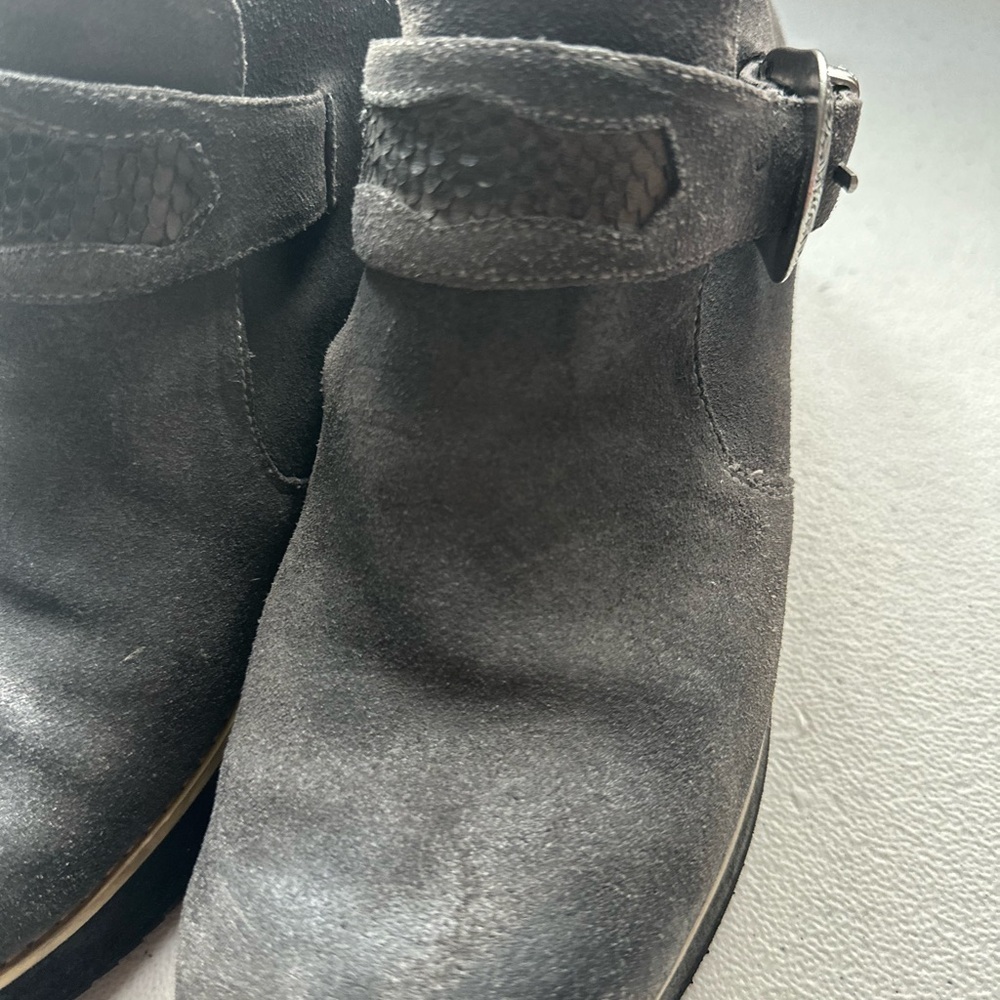 Silent D booties - Picture 3 of 8